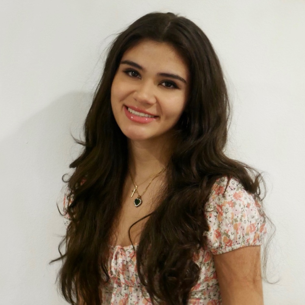 Meet your Posher, Daniela